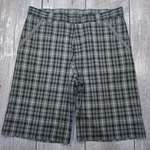 Oakley Golf Shorts Mens 36 Green Gray Black Plaid Performance Activewear